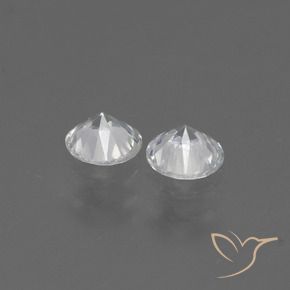 0.74克拉天然蓝宝石，圆形的，VS