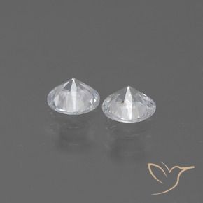 0.70克拉天然蓝宝石，圆形的，VVS-VS