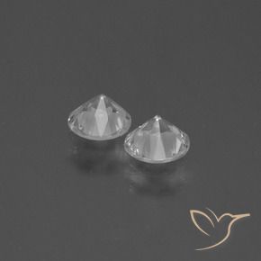 0.76克拉天然蓝宝石，圆形的，VS