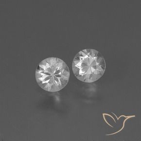 0.82克拉天然蓝宝石，圆形的，VS
