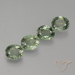 2.80克拉天然蓝宝石，椭圆形，VVS-VS
