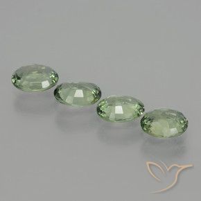 2.80克拉天然蓝宝石，椭圆形，VVS-VS