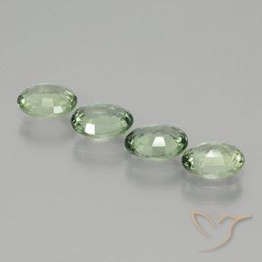 2.80克拉天然蓝宝石，椭圆形，VVS-VS