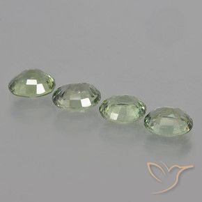 3.30克拉天然蓝宝石，椭圆形，VVS-VS