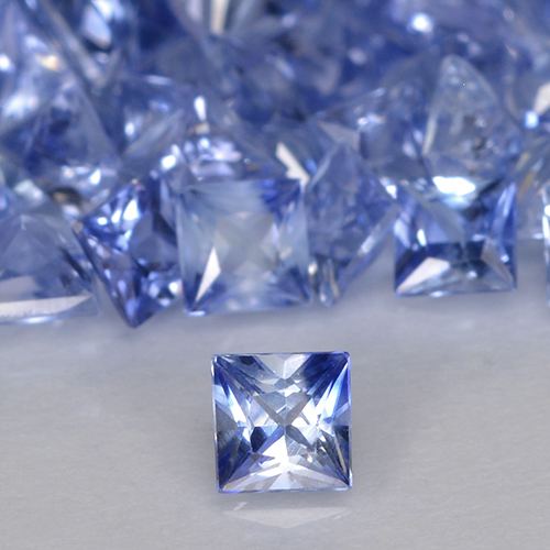 0.19克拉天然蓝宝石，正方形，VVS-VS
