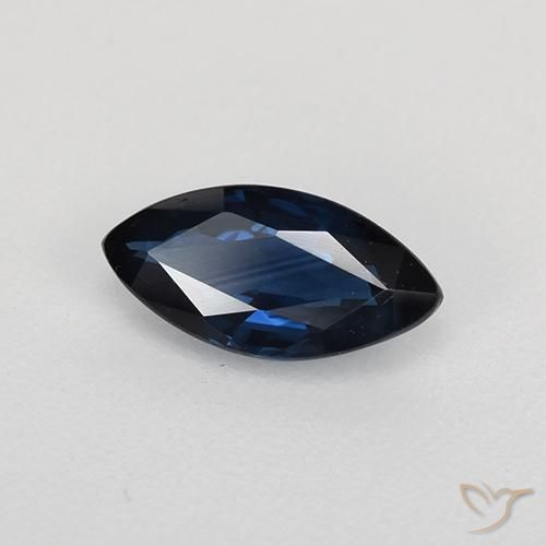0.70克拉天然蓝宝石，榄尖形，VVS