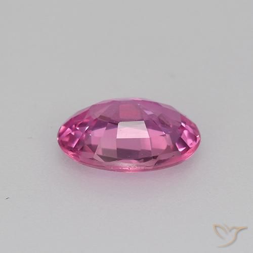 0.67克拉天然蓝宝石，椭圆形，VVS