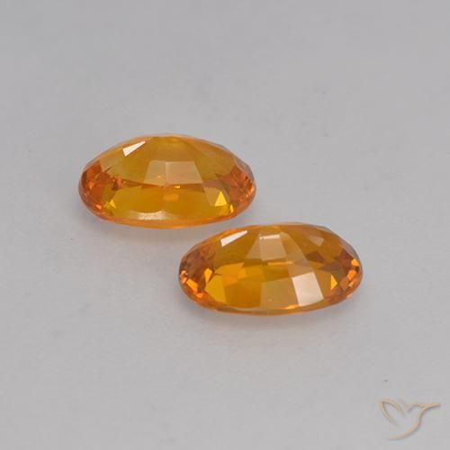 1.36克拉天然蓝宝石，椭圆形，VVS-VS