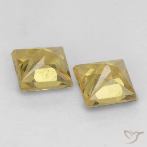 0.56克拉天然蓝宝石，正方形，VS