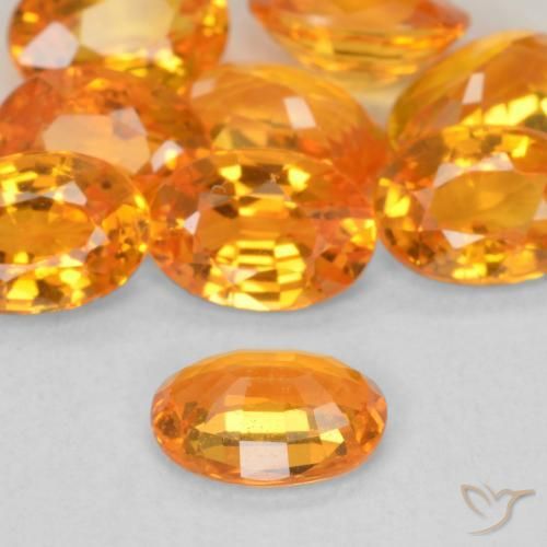 0.60克拉天然蓝宝石，椭圆形，VVS-VS