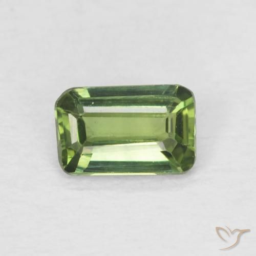 0.38ct 天然 森林绿 蓝宝石, 祖母绿式切割, VS