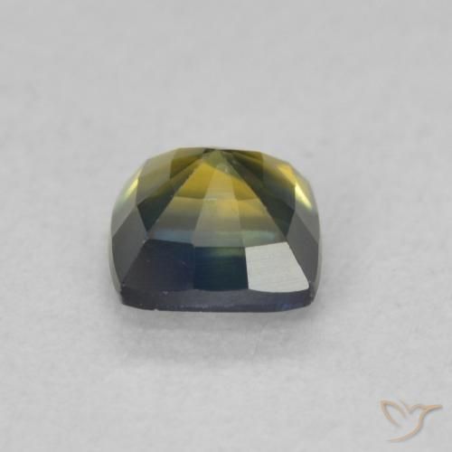 0.67克拉天然蓝宝石，软垫，VVS-VS