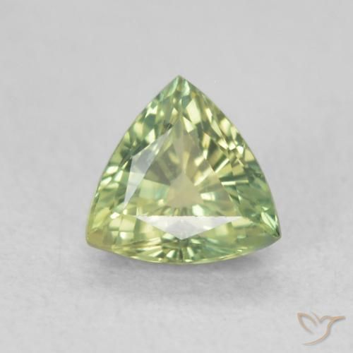 0.68ct 天然 暖绿 蓝宝石, 胖三角形, VS