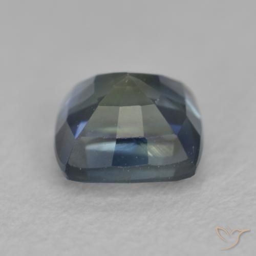 0.69克拉天然蓝宝石，软垫，VVS-VS