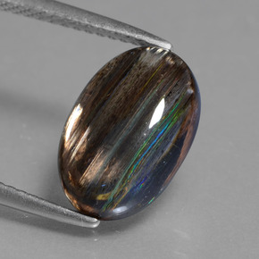 3.89克拉天然多色方柱石，椭圆形切割，12.1×8毫米，透明