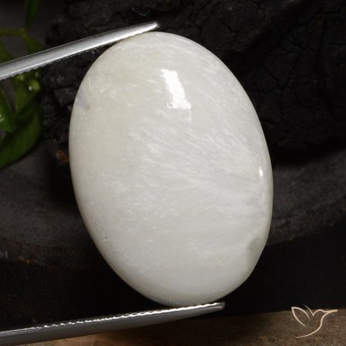 23.76ct 天然 暖白 硅藻土, 椭圆形, 不透明