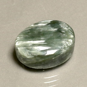 10.63克拉天然绿色绿泥石，椭圆形切割，15.9×12毫米，不透明