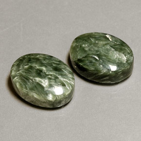 天然绿色绿泥石，椭圆形切割，15.9×12.1毫米，不透明