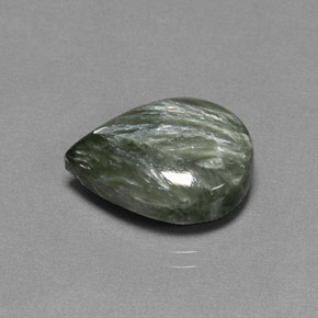 7.95克拉天然绿色绿泥石，梨形，16.2×11.8毫米，不透明