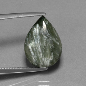 7.95克拉天然绿色绿泥石，梨形，16.2×11.8毫米，不透明