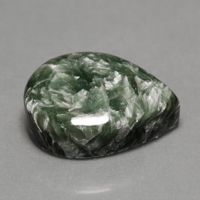 8.33克拉天然绿色绿泥石，梨形，16×11.9毫米，不透明