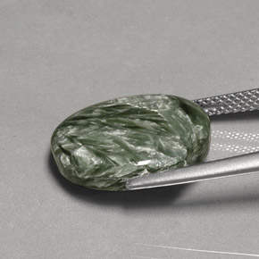 8.07克拉天然蛇纹石，椭圆形切割，不透明