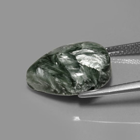 7.89克拉天然绿色绿泥石，梨形，16.2×12毫米，不透明