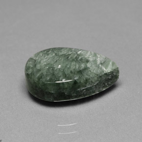8.49克拉天然绿色绿泥石，梨形，16.2×12毫米，不透明