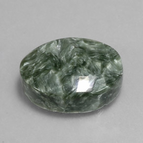8.92克拉天然绿色绿泥石，椭圆形切割，15.8×12毫米，不透明