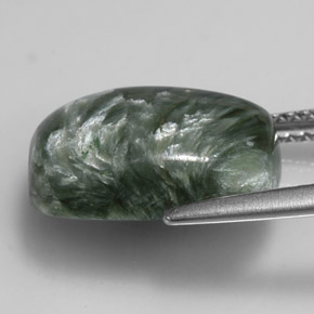 6.08克拉天然蛇纹石，垫形剪裁，不透明