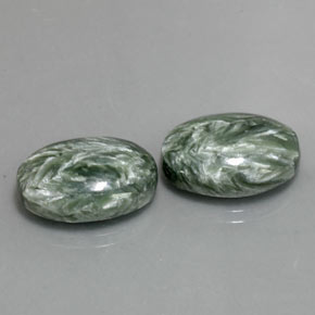 天然绿色绿泥石，椭圆形切割，18.2×13.2毫米，不透明