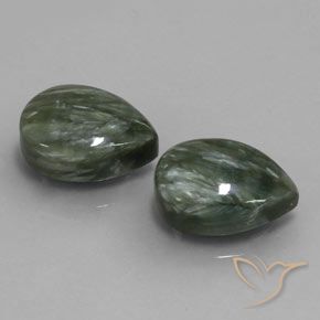 11.92克拉天然绿龙晶，梨形，不透明
