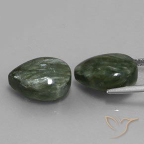 11.92克拉天然绿龙晶，梨形，不透明