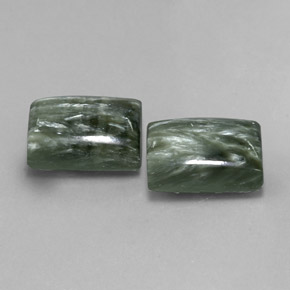 天然绿色绿泥石，长方形切工，14×9.7毫米，不透明