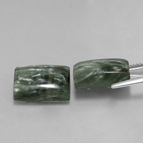 天然绿色绿泥石，长方形切工，14×9.7毫米，不透明