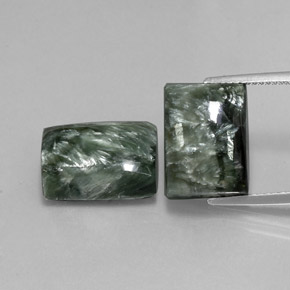 17.39天然绿色绿泥石，长方形切工，13.7×10毫米，不透明