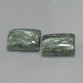 天然绿色绿泥石，长方形切工，14.1×9.8毫米，不透明
