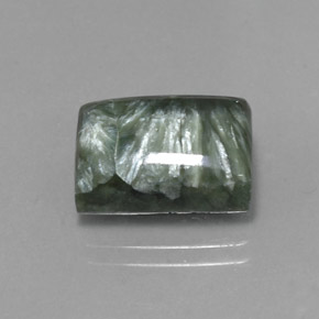 8.45克拉天然绿色绿泥石，长方形切工，14.1×10毫米，不透明