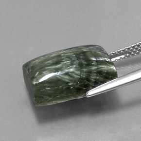 9.33克拉天然绿色绿泥石，长方形切工，14×10.1毫米，不透明