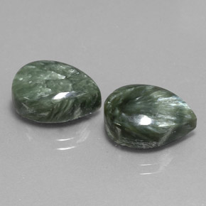 克拉天然蛇纹石，梨形，不透明