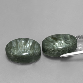 克拉天然蛇纹石，椭圆形切割，不透明
