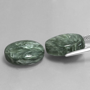 克拉天然蛇纹石，椭圆形切割，不透明