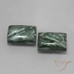 15.52克拉天然绿龙晶，狭长方形，不透明
