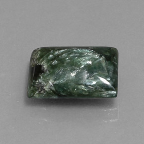 3.31克拉天然绿色绿泥石，长方形切工，11.5×8.7毫米，不透明