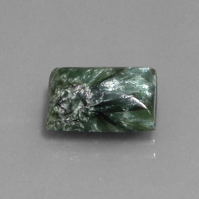 3.68克拉天然绿色绿泥石，长方形切工，11.8×8.3毫米，不透明