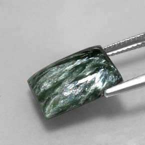 5.99克拉天然绿色绿泥石，长方形切工，13.5×10毫米，不透明