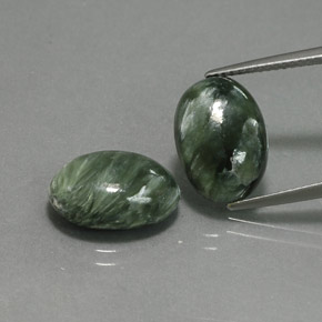 天然绿色绿泥石，椭圆形切割，13.7×9.7毫米，不透明