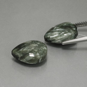 克拉天然蛇纹石，梨形，不透明