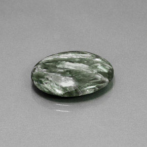 9.28克拉天然绿色绿泥石，椭圆形切割，19.9×14.9毫米，不透明