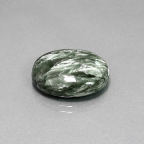 11.95克拉天然绿色绿泥石，椭圆形切割，18.7×14.9毫米，不透明